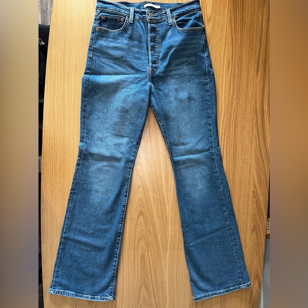 Levi’s Women’s Ribcage Boot Jeans